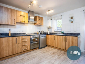 City Centre Townhouse, Sleeps 8, Free Parking